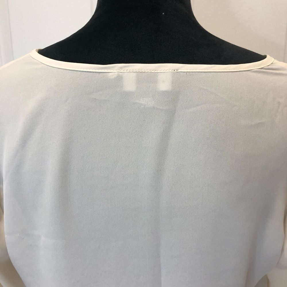 AGB sheer cream lace front hi low long sleeve blouse top, size medium - Picture 10 of 10